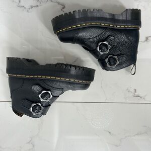 BNWT/B Devon flower leather boots in size us 6